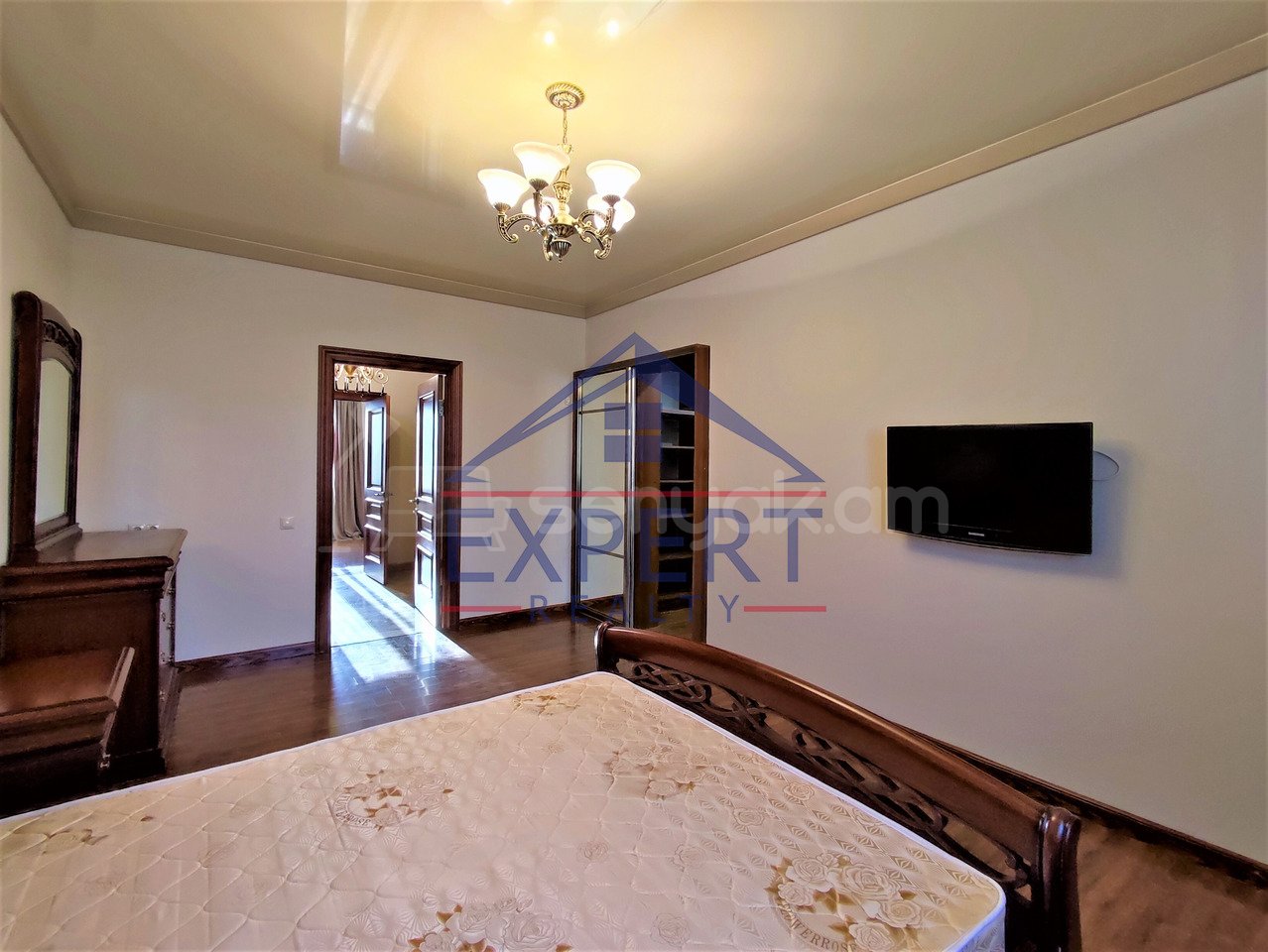 7 Սենյականոց Շքեղ Առանձնատուն, 488քմ, Կահավորված, Ավտոտնակով