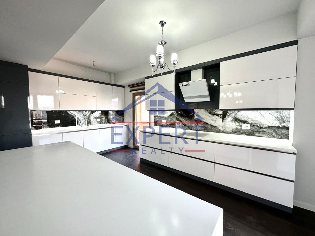 5 Սենյականոց Բնակարան Նորակառույցում, 248քմ, 7/16 հարկ, Կապիտալ Վերանորոգված, Մասամբ Կահավորված, Արևկող