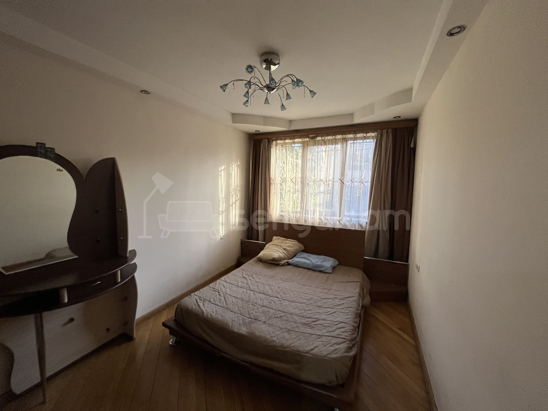 3 Սենյականոց Բնակարան Քարե Շենքում, 80քմ, 1/5 հարկ, Կապիտալ Վերանորոգված, Կահավորված