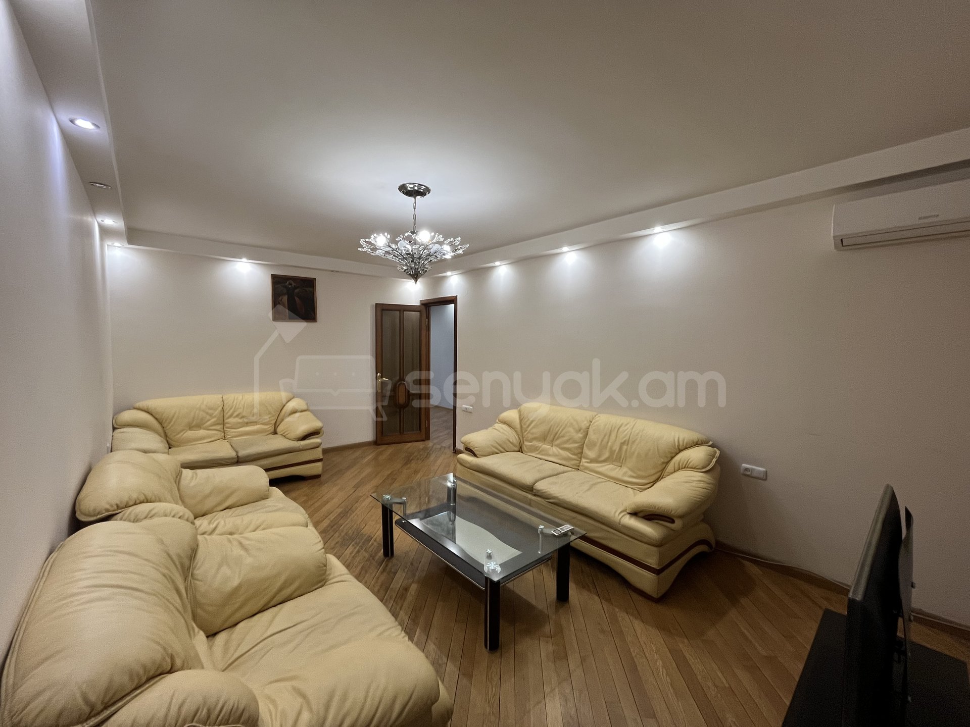 3 Սենյականոց Բնակարան Քարե Շենքում, 80քմ, 1/5 հարկ, Կապիտալ Վերանորոգված, Կահավորված