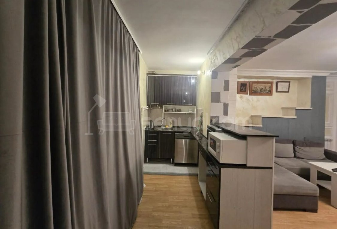 3 Սենյականոց Բնակարան Քարե Շենքում, 65քմ, 1/6 հարկ, Կապիտալ Վերանորոգված, Կահավորված