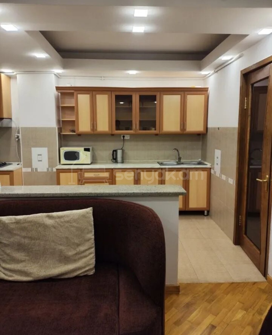 2 Սենյականոց Բնակարան, 46քմ, 3/10 հարկ, Կապիտալ Վերանորոգված, Կահավորված