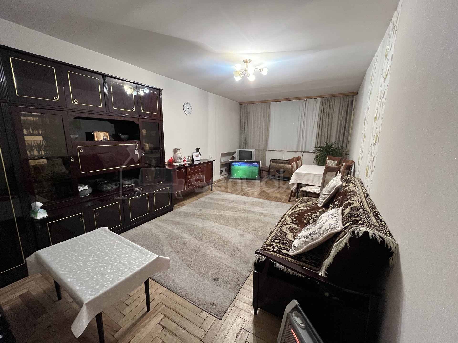 4 Սենյականոց Բնակարան Քարե Շենքում, 90քմ, 3/5 հարկ, Կոսմետիկ Վերանորոգված