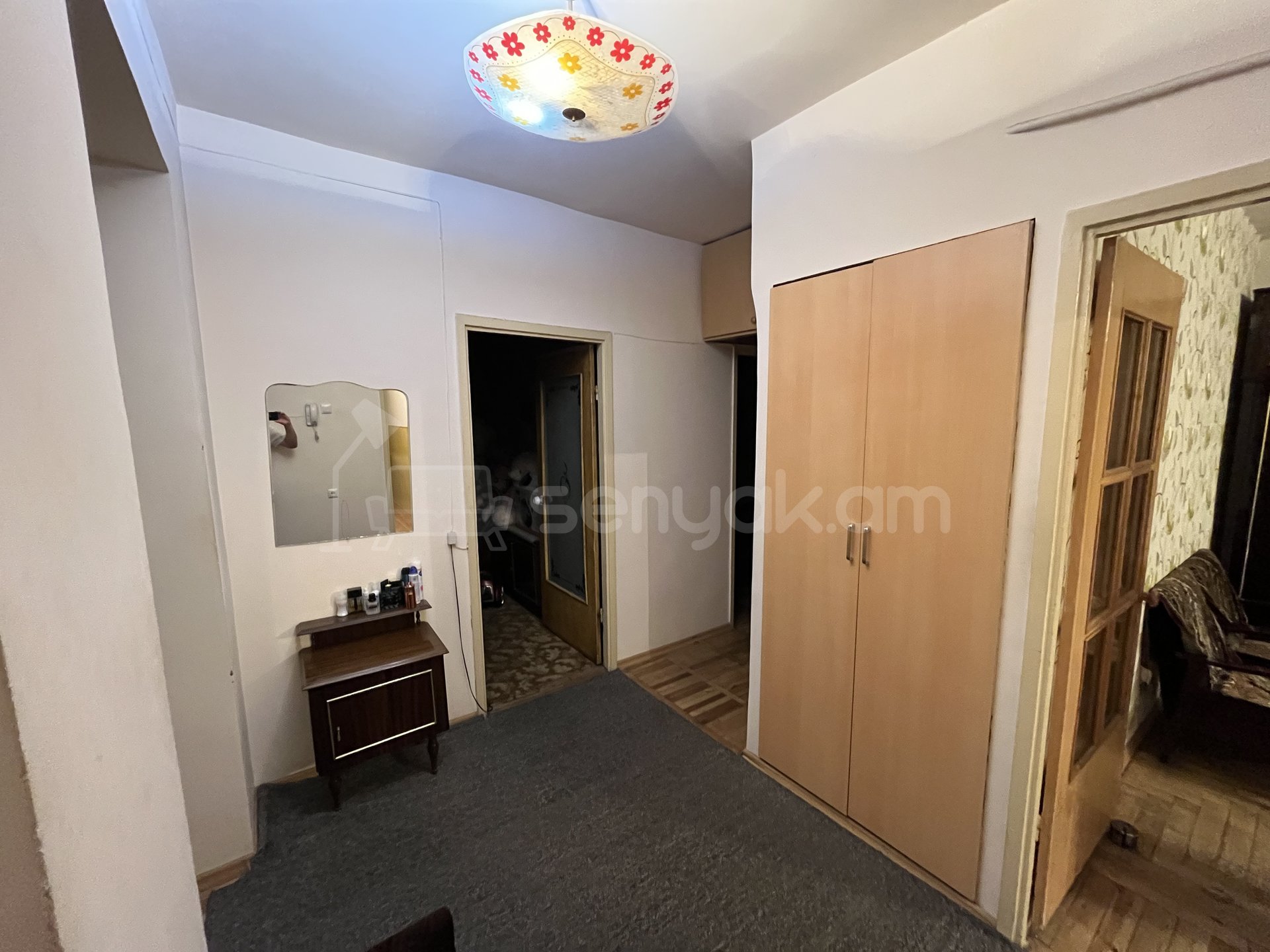 4 Սենյականոց Բնակարան Քարե Շենքում, 90քմ, 3/5 հարկ, Կոսմետիկ Վերանորոգված