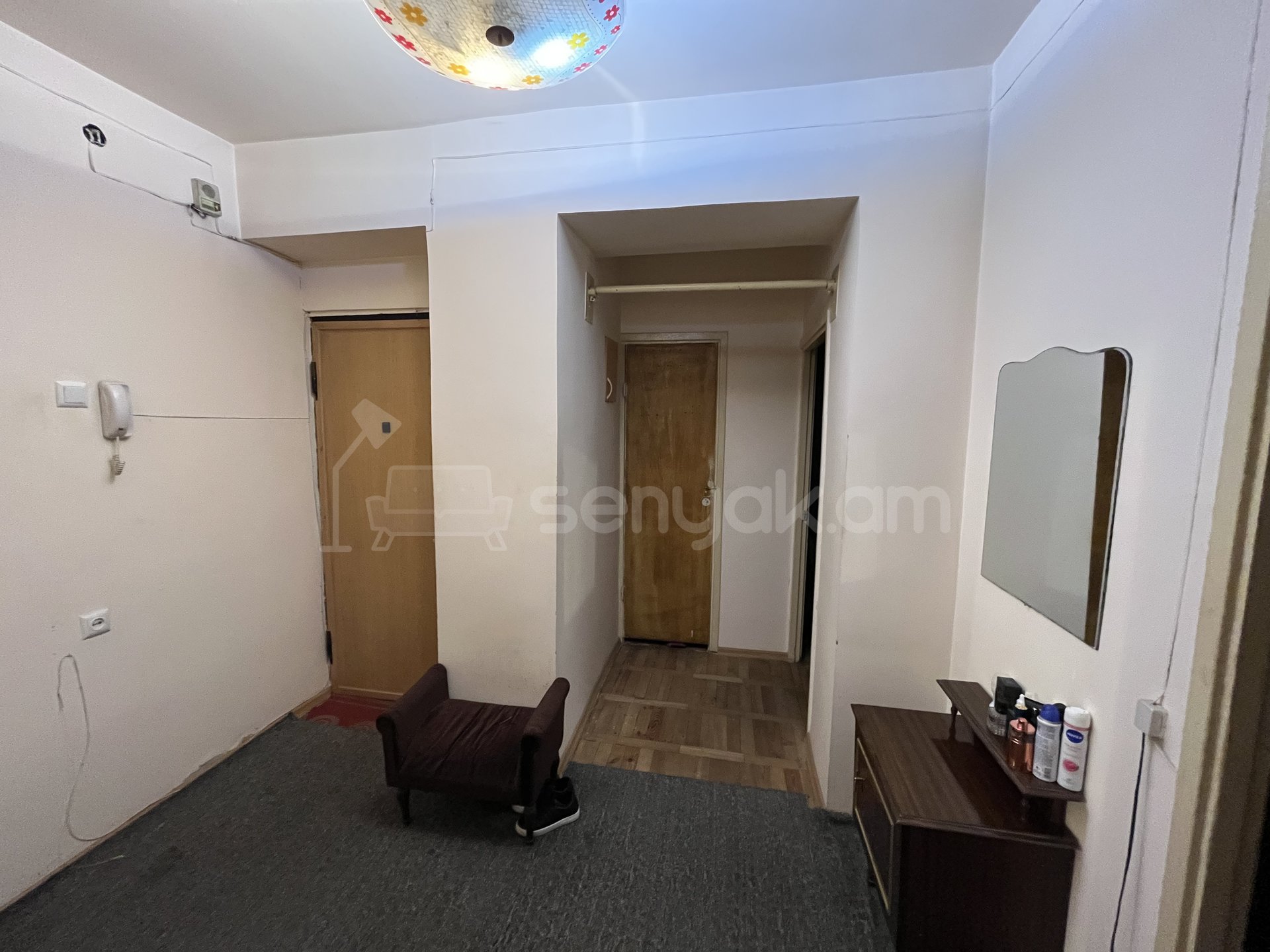 4 Սենյականոց Բնակարան Քարե Շենքում, 90քմ, 3/5 հարկ, Կոսմետիկ Վերանորոգված