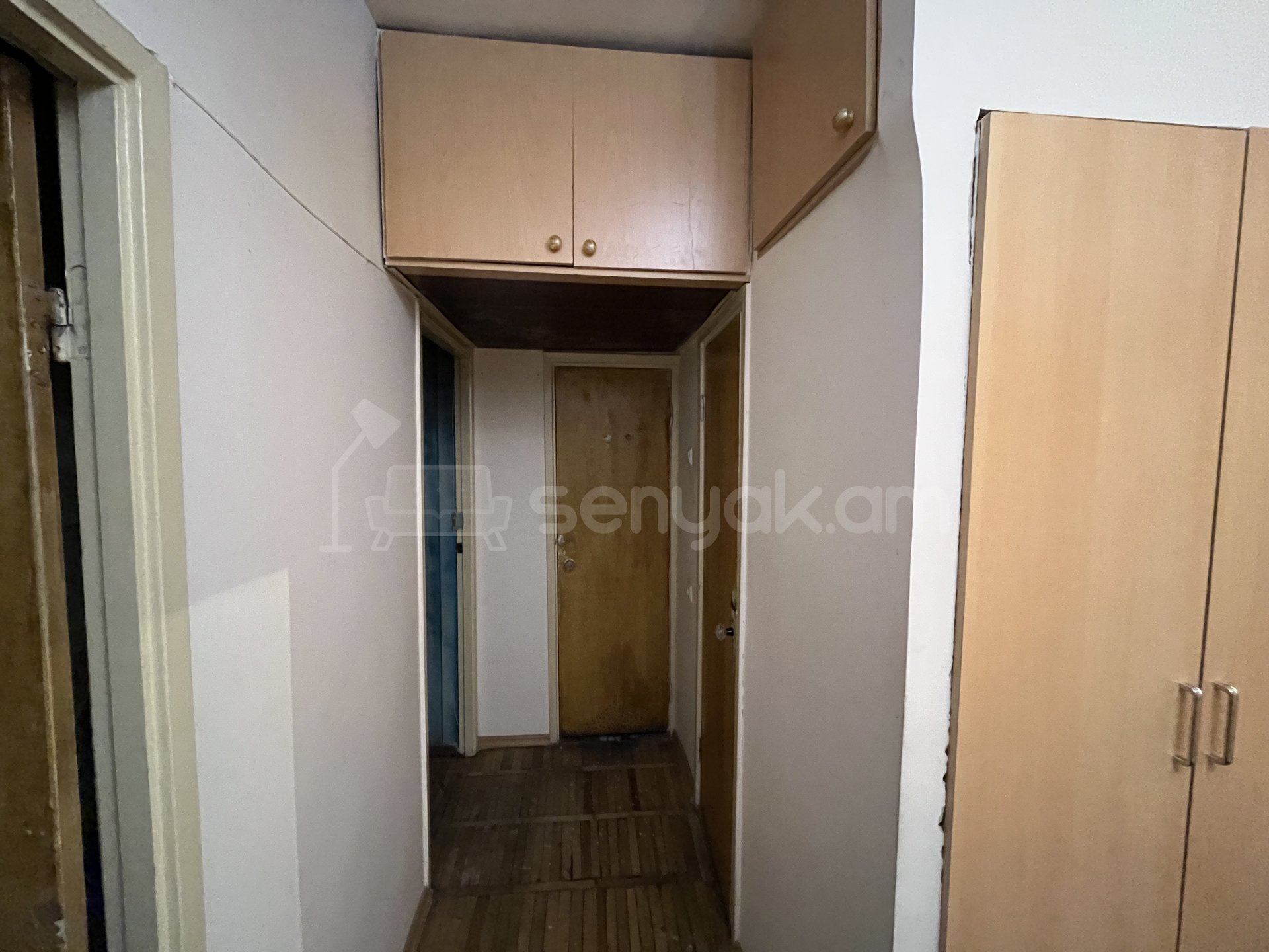 4 Սենյականոց Բնակարան Քարե Շենքում, 90քմ, 3/5 հարկ, Կոսմետիկ Վերանորոգված