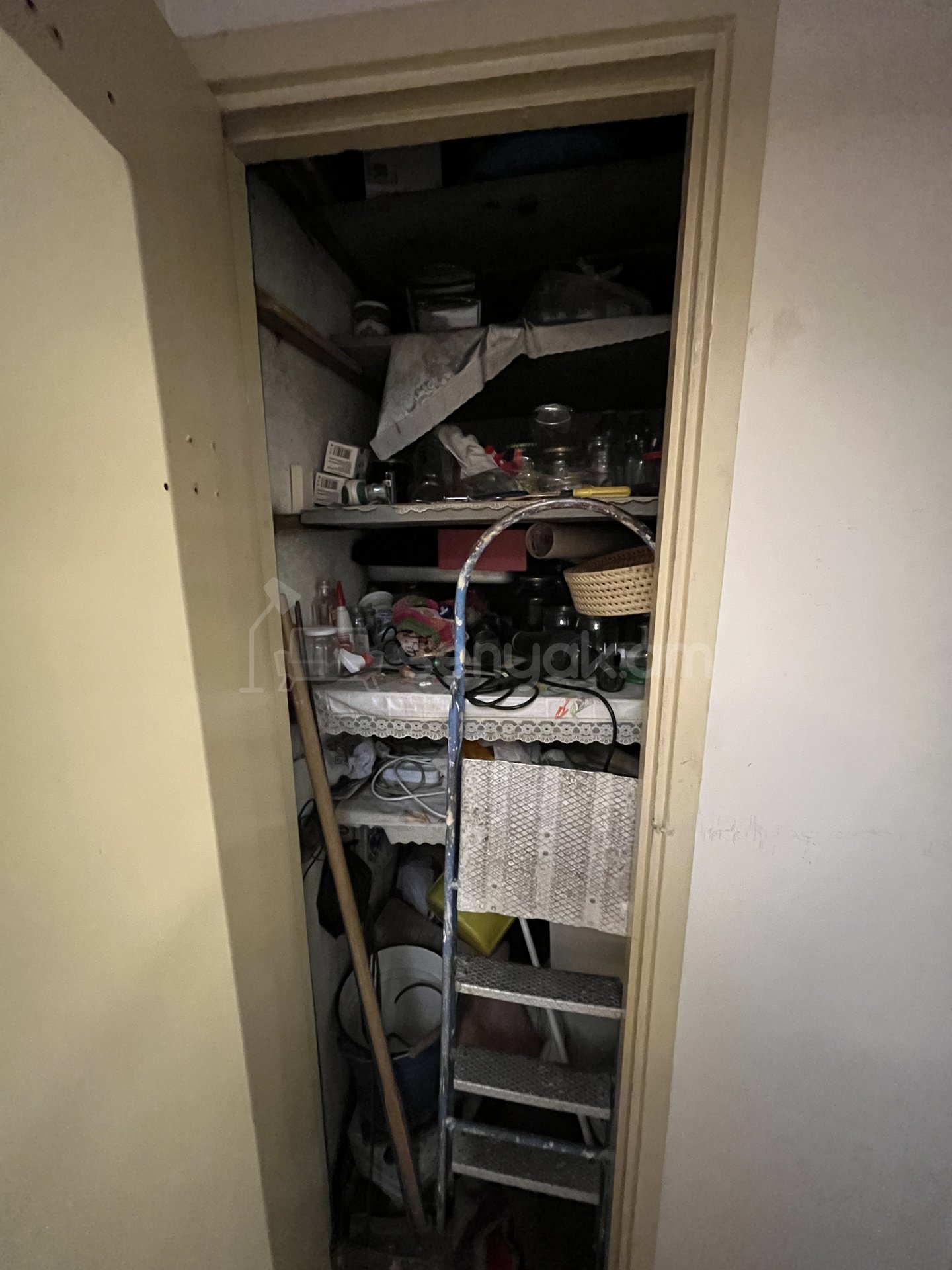 4 Սենյականոց Բնակարան Քարե Շենքում, 90քմ, 3/5 հարկ, Կոսմետիկ Վերանորոգված