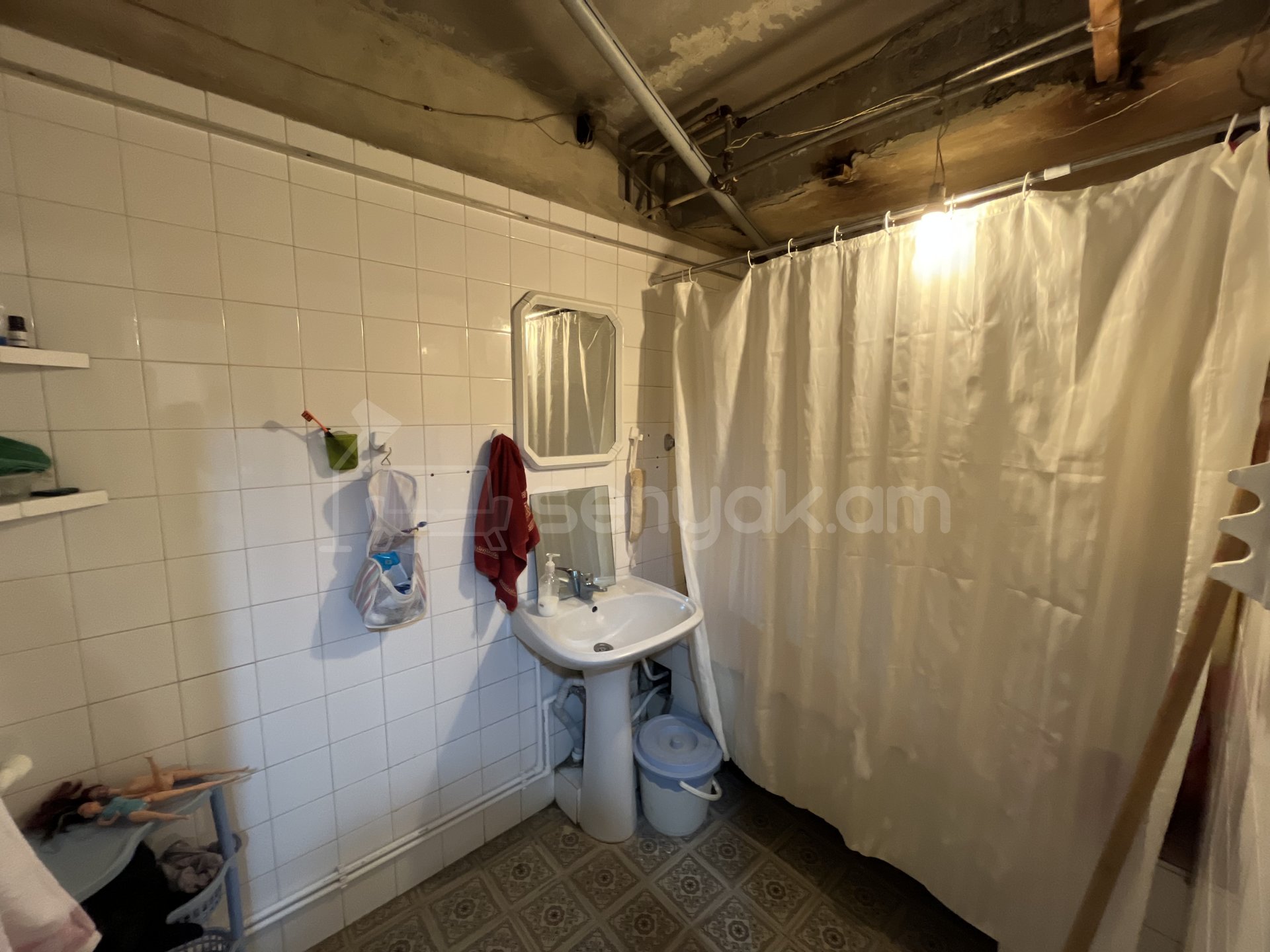 5 Սենյականոց Բնակարան, 144քմ, 3/14 հարկ, Նորմալ Վիճակում