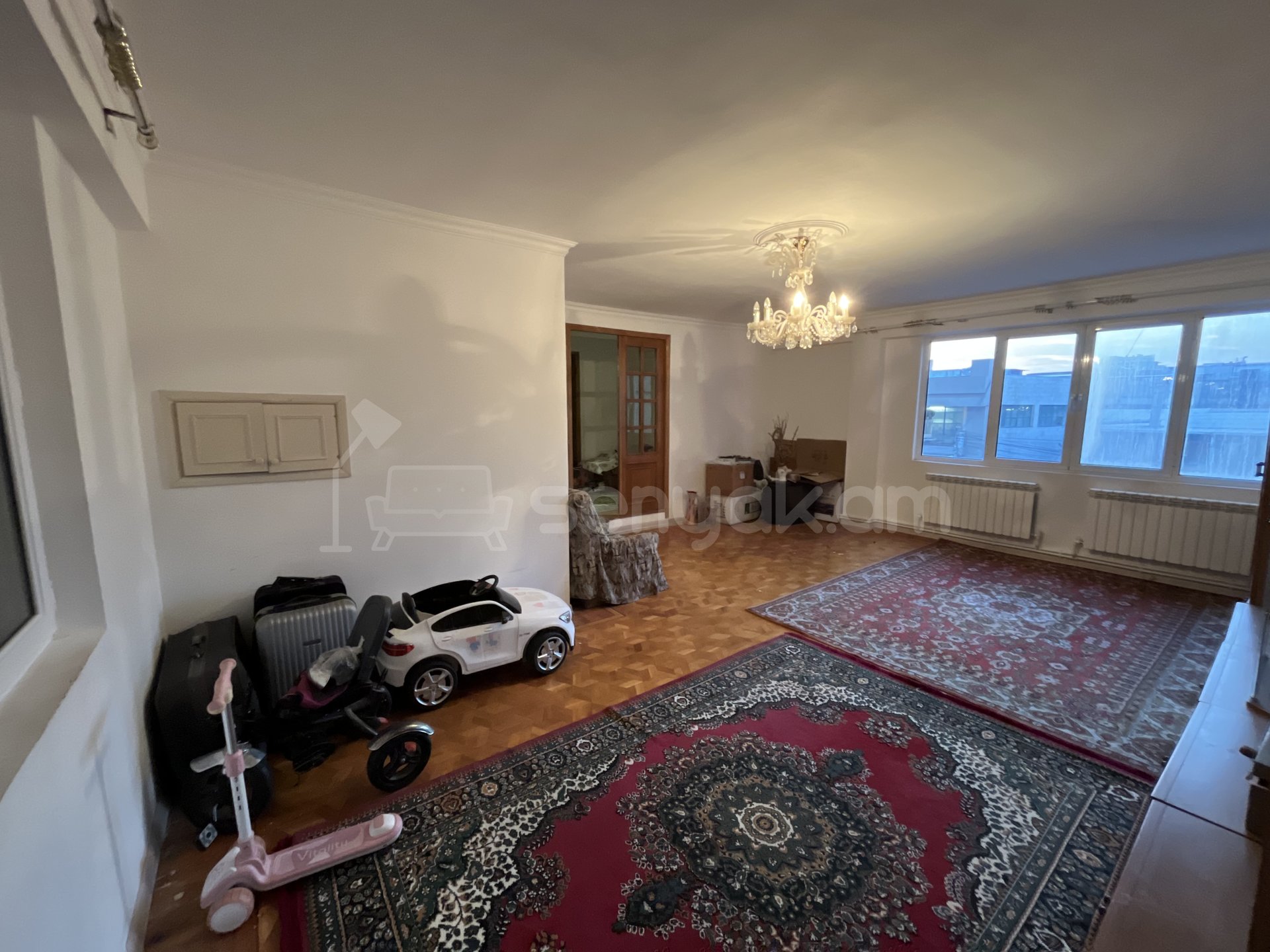 5 Սենյականոց Բնակարան, 144քմ, 3/14 հարկ, Նորմալ Վիճակում