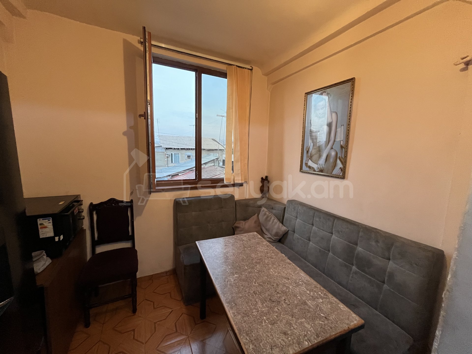 2 Սենյականոց Բնակարան Քարե Շենքում, 53քմ, 2/4 հարկ, Կոսմետիկ Վերանորոգված