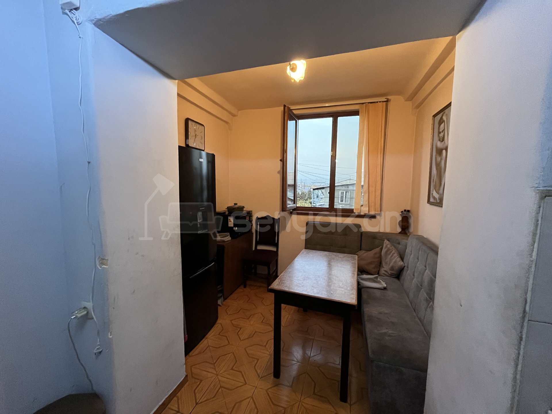 2 Սենյականոց Բնակարան Քարե Շենքում, 53քմ, 2/4 հարկ, Կոսմետիկ Վերանորոգված