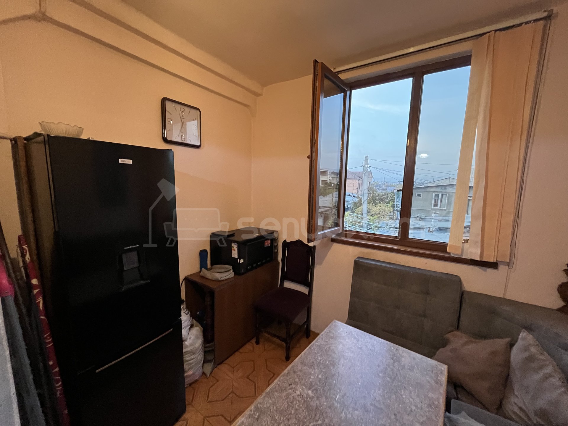 2 Սենյականոց Բնակարան Քարե Շենքում, 53քմ, 2/4 հարկ, Կոսմետիկ Վերանորոգված