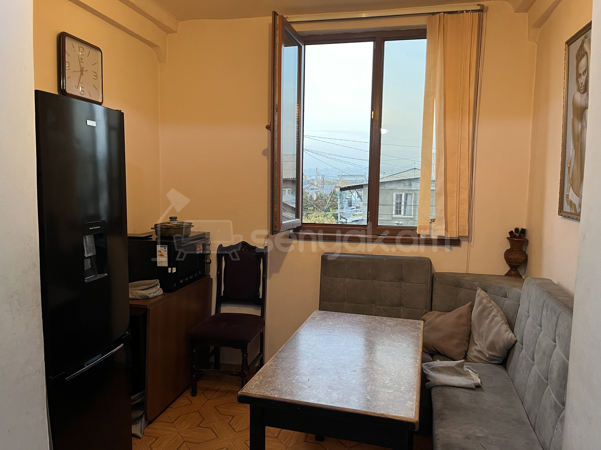 2 Սենյականոց Բնակարան Քարե Շենքում, 53քմ, 2/4 հարկ, Կոսմետիկ Վերանորոգված