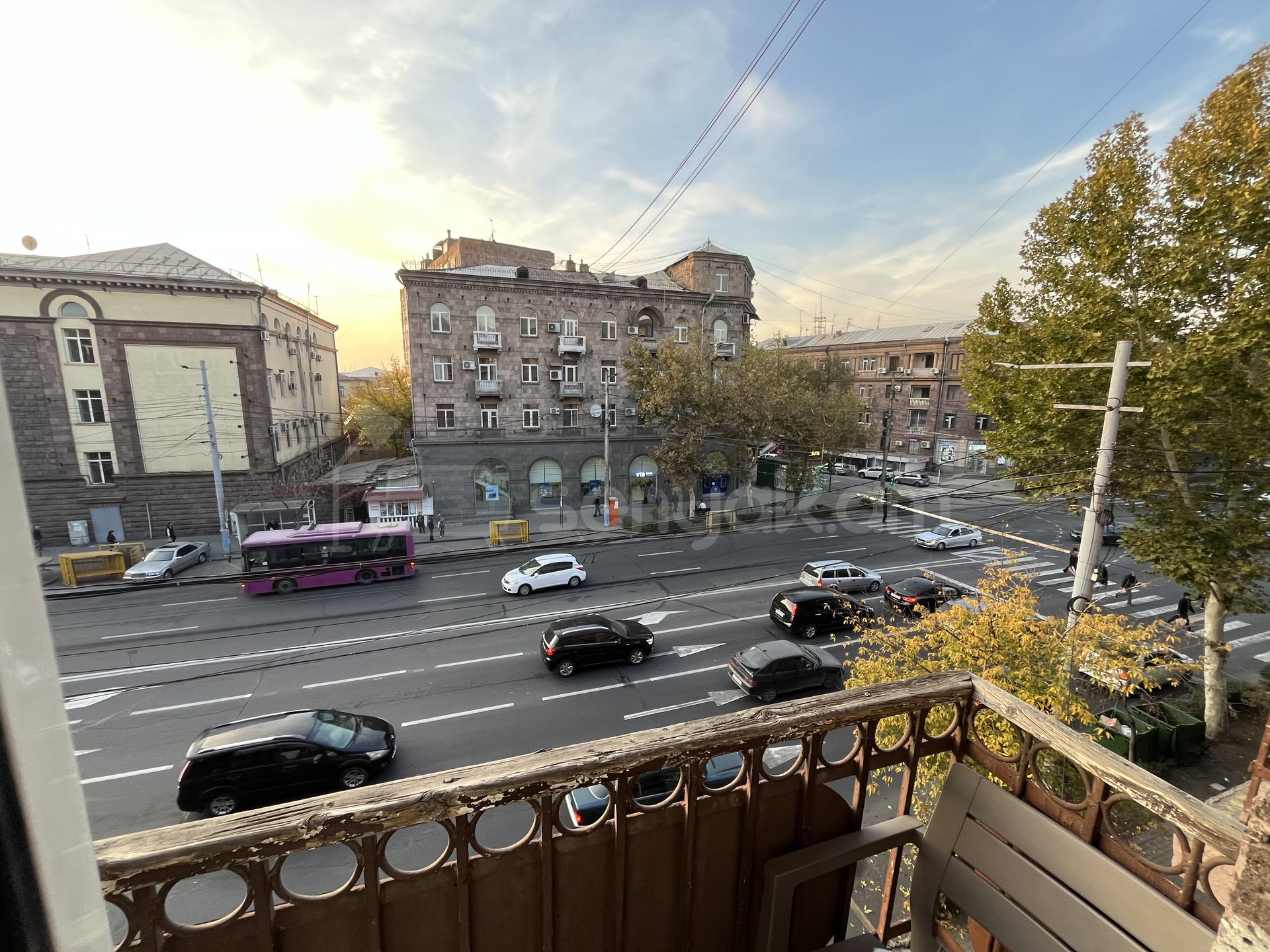 4 Սենյականոց Բնակարան Քարե Շենքում, 104քմ, 3/5 հարկ, Կոսմետիկ Վերանորոգված