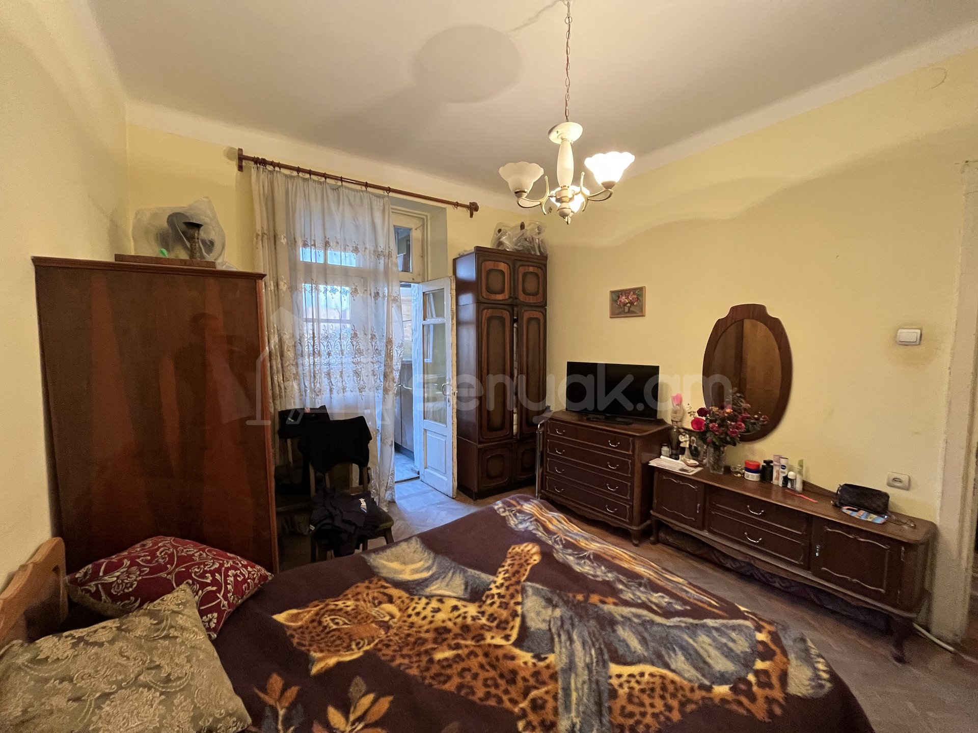 4 Սենյականոց Բնակարան Քարե Շենքում, 104քմ, 3/5 հարկ, Կոսմետիկ Վերանորոգված