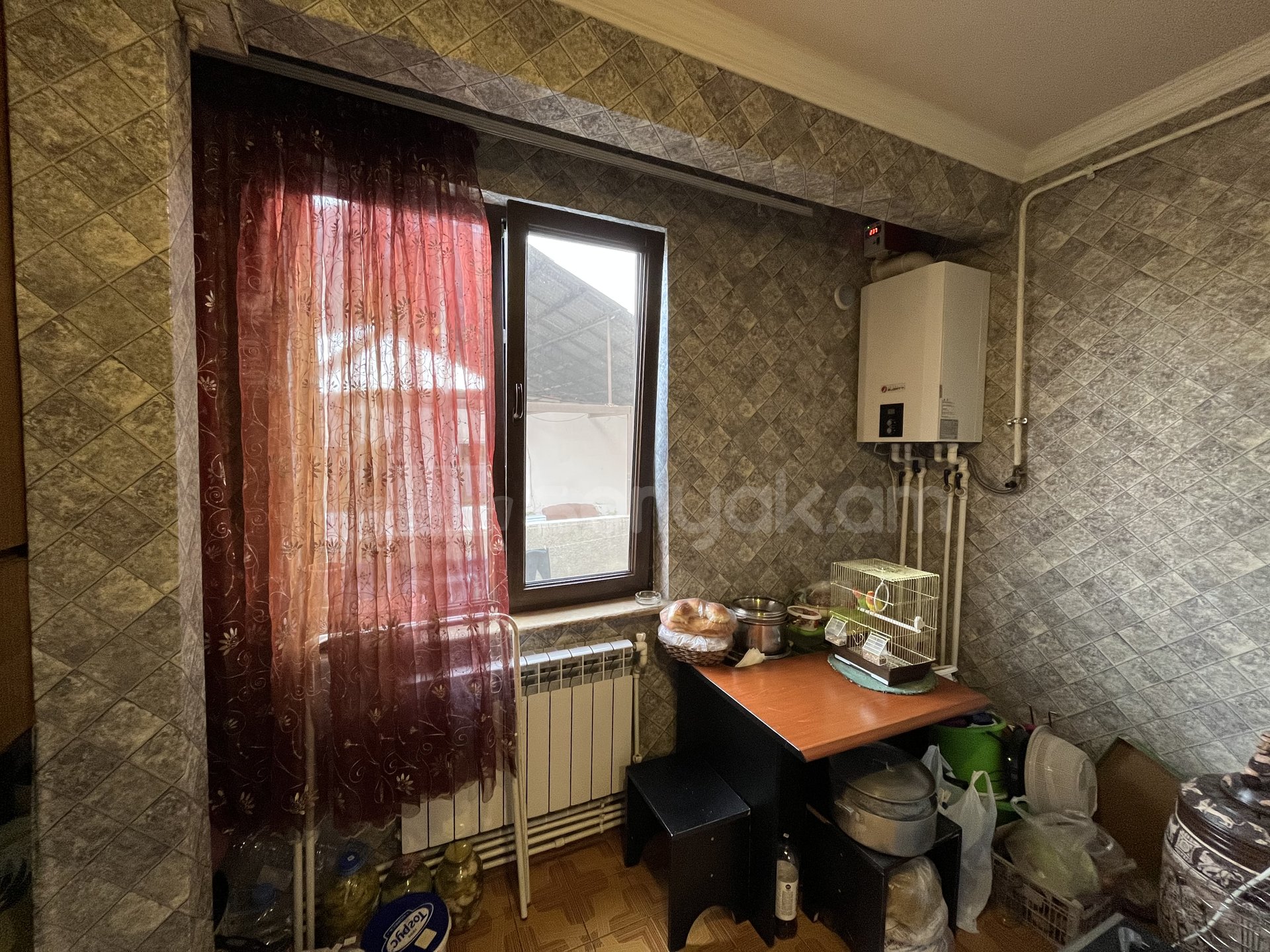 2 Սենյականոց Բնակարան Քարե Շենքում, 54քմ, 2/5 հարկ, Նորմալ Վիճակում