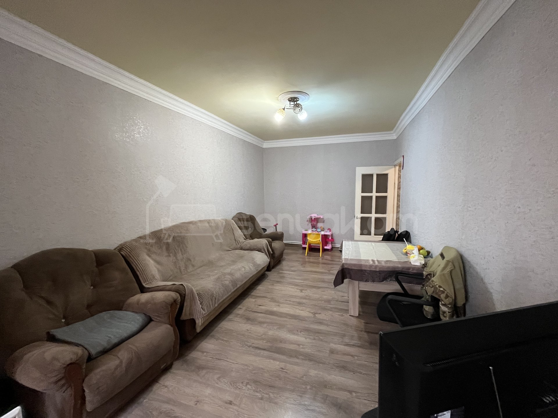 2 Սենյականոց Բնակարան Քարե Շենքում, 54քմ, 2/5 հարկ, Նորմալ Վիճակում