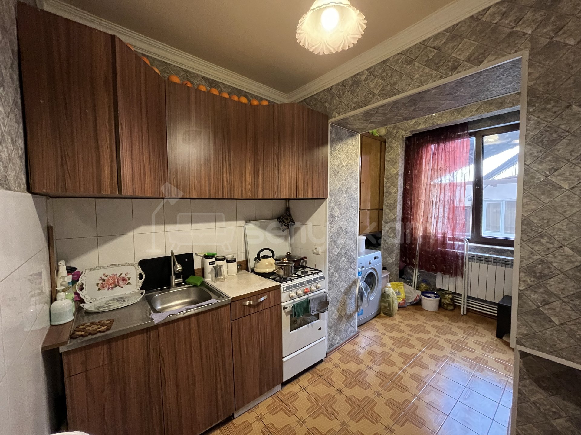 2 Սենյականոց Բնակարան Քարե Շենքում, 54քմ, 2/5 հարկ, Նորմալ Վիճակում