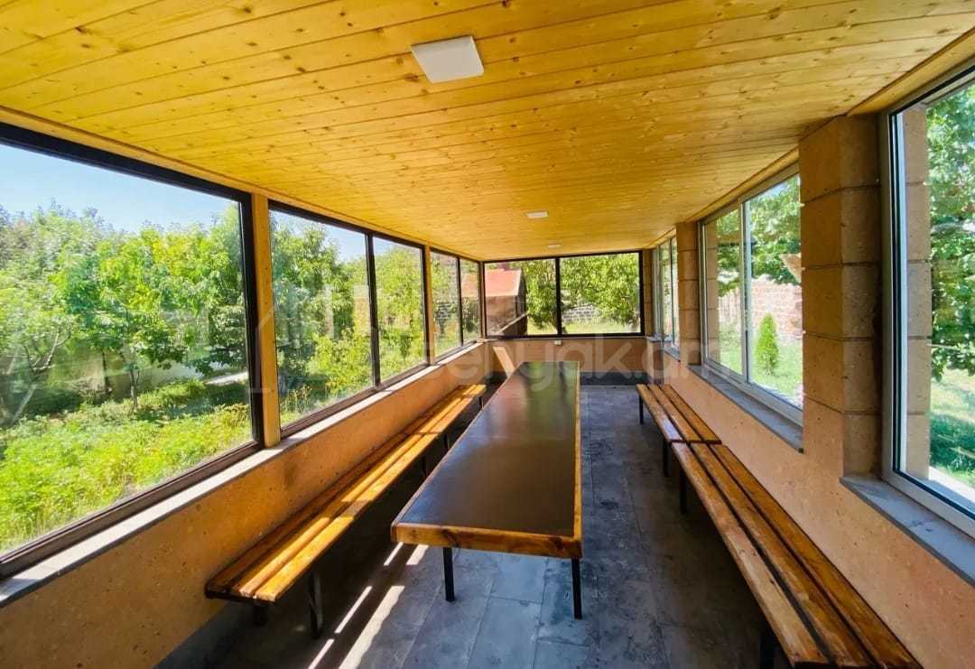 5 Սենյականոց Շքեղ Առանձնատուն, 250քմ, Լողավազանով