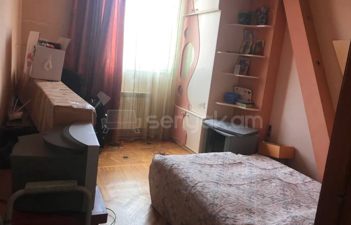 3 Սենյականոց Բնակարան, 85քմ, 9/9 հարկ, Նորմալ Վիճակում, Կահավորված