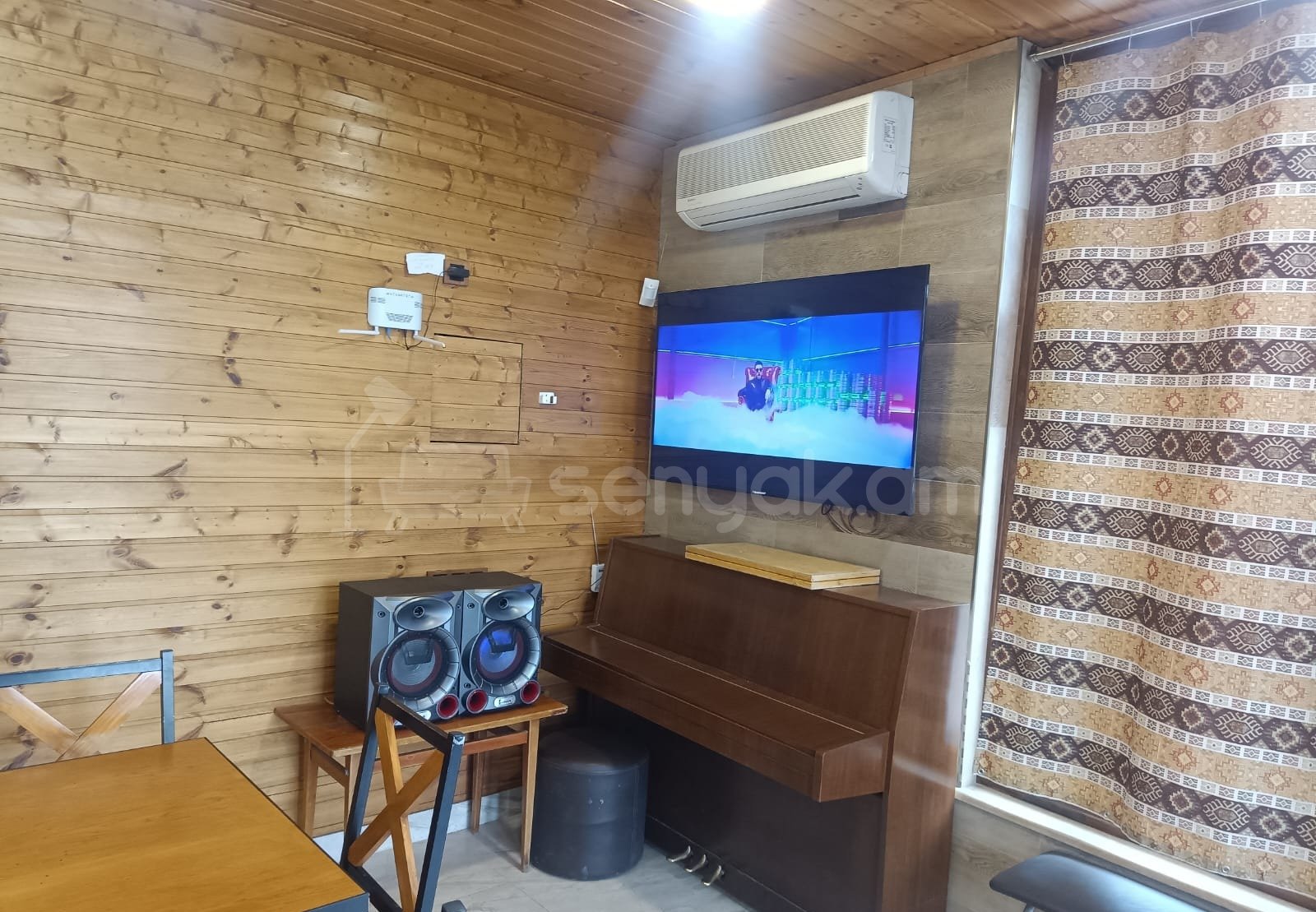 1 Սենյականոց Ամառանոց, 150քմ, Լողավազանով