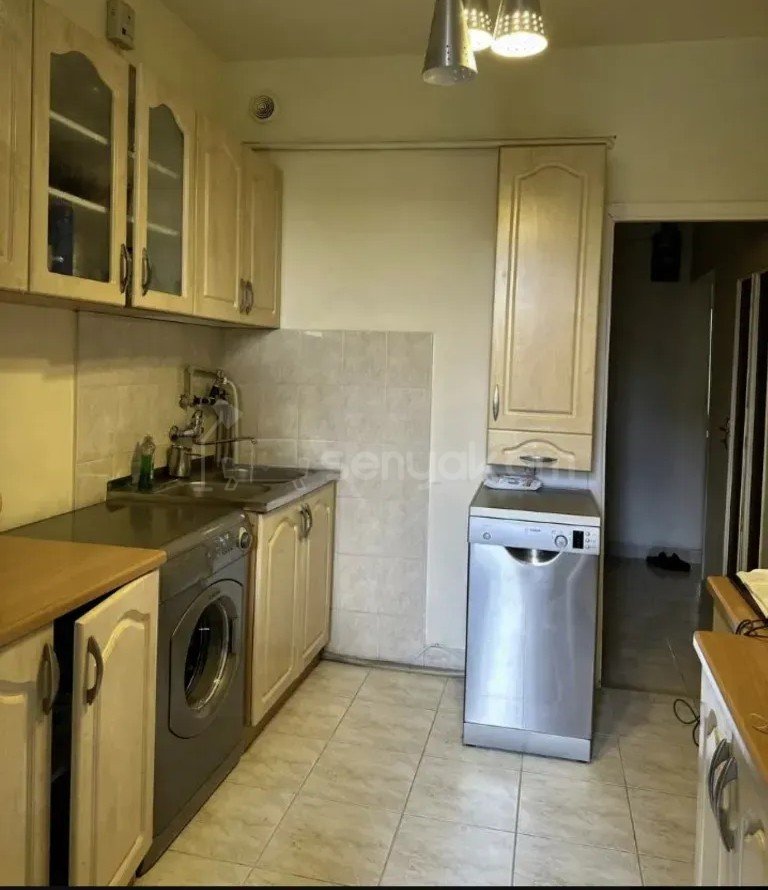 2 Սենյականոց Բնակարան Քարե Շենքում, 65քմ, 5/5 հարկ, Կապիտալ Վերանորոգված