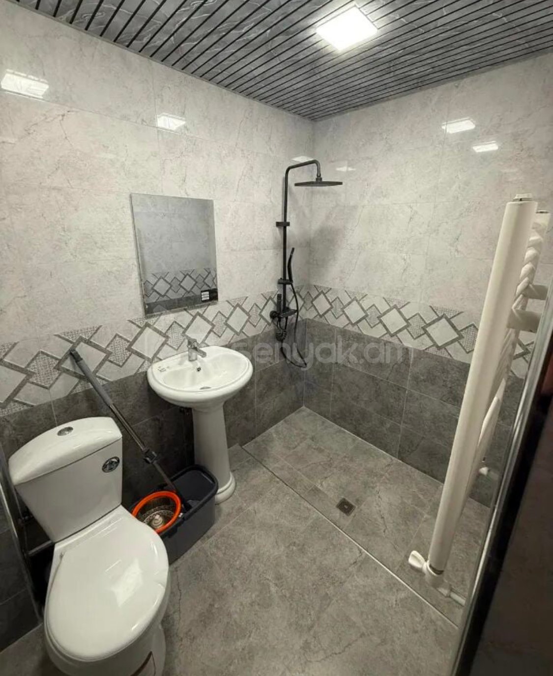 2 Սենյականոց Բնակարան Քարե Շենքում, 56քմ, 3/5 հարկ, Դիզայներական Վերանորոգված, Կահավորված