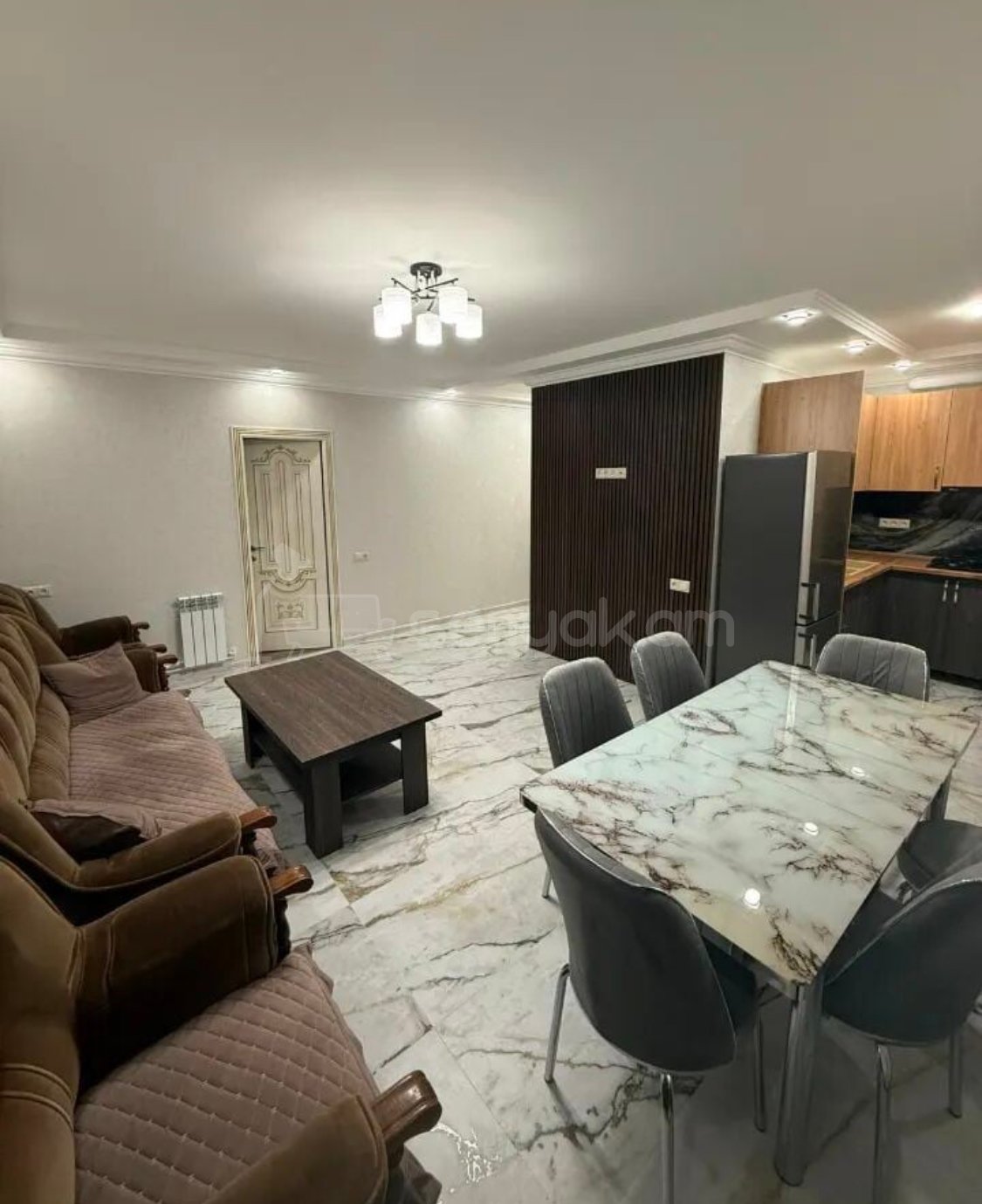 2 Սենյականոց Բնակարան Քարե Շենքում, 56քմ, 3/5 հարկ, Դիզայներական Վերանորոգված, Կահավորված