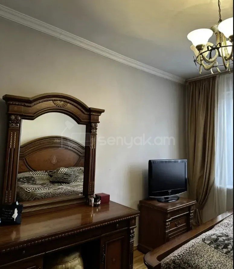 2 Սենյականոց Բնակարան Քարե Շենքում, 65քմ, 5/5 հարկ, Կապիտալ Վերանորոգված, Կահավորված, Արևկող