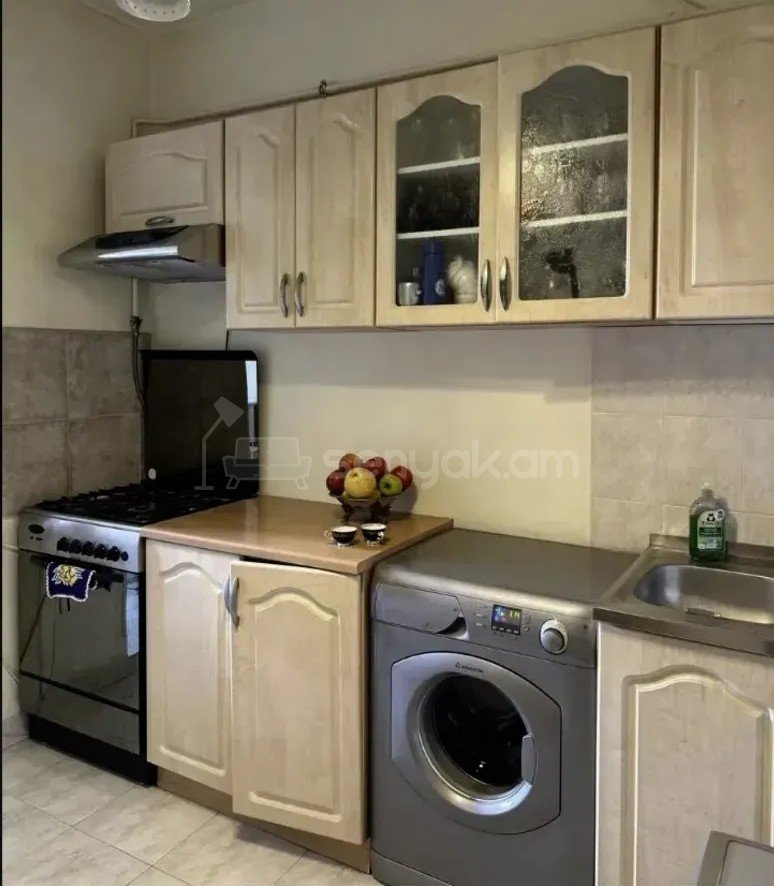 2 Սենյականոց Բնակարան Քարե Շենքում, 65քմ, 5/5 հարկ, Կապիտալ Վերանորոգված, Կահավորված, Արևկող