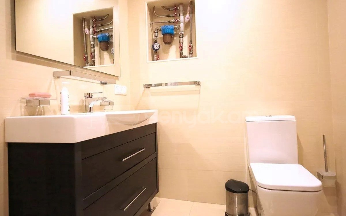 3 Սենյականոց Բնակարան Քարե Շենքում, 92քմ, 4/4 հարկ, Կապիտալ Վերանորոգված, Կահավորված, Արևկող