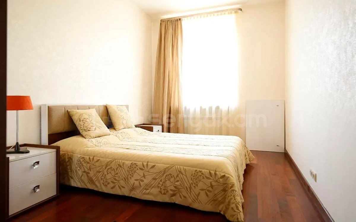 3 Սենյականոց Բնակարան Քարե Շենքում, 92քմ, 4/4 հարկ, Կապիտալ Վերանորոգված, Կահավորված, Արևկող