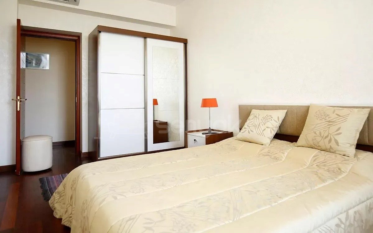 3 Սենյականոց Բնակարան Քարե Շենքում, 92քմ, 4/4 հարկ, Կապիտալ Վերանորոգված, Կահավորված, Արևկող