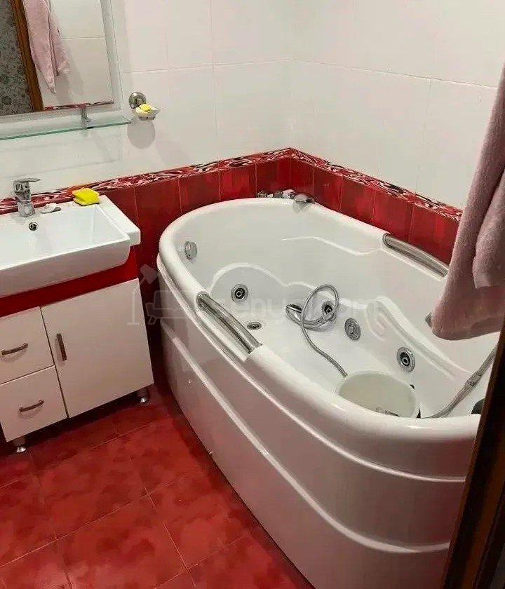 2 Սենյականոց Բնակարան Քարե Շենքում, 65քմ, 4/5 հարկ, Կապիտալ Վերանորոգված, Կահավորված, Արևկող