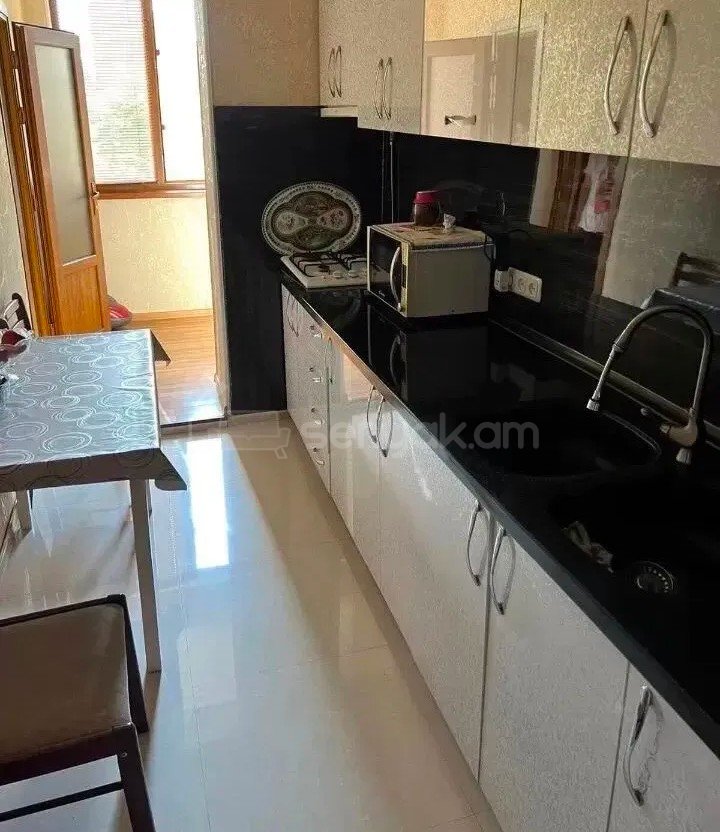 2 Սենյականոց Բնակարան Քարե Շենքում, 65քմ, 4/5 հարկ, Կապիտալ Վերանորոգված, Կահավորված, Արևկող