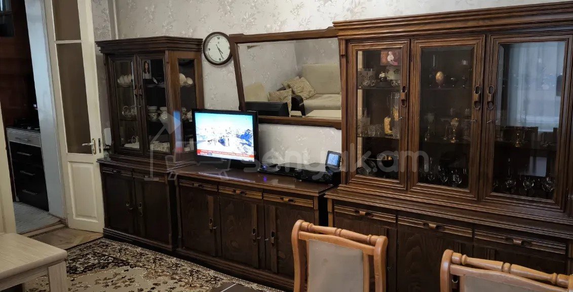 2 Սենյականոց Բնակարան Քարե Շենքում, 61քմ, 4/5 հարկ, Կապիտալ Վերանորոգված