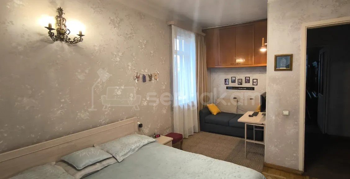 2 Սենյականոց Բնակարան Քարե Շենքում, 61քմ, 4/5 հարկ, Կապիտալ Վերանորոգված