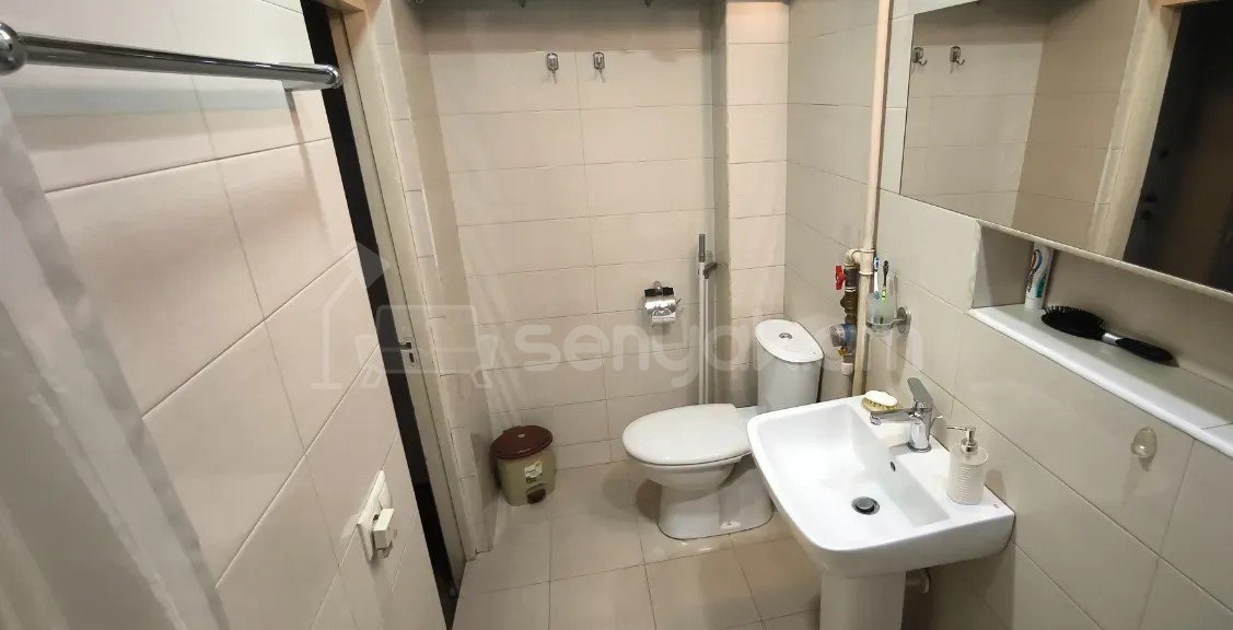 2 Սենյականոց Բնակարան Քարե Շենքում, 61քմ, 4/5 հարկ, Կապիտալ Վերանորոգված