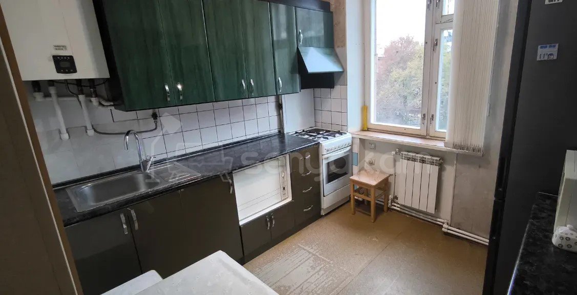 2 Սենյականոց Բնակարան Քարե Շենքում, 61քմ, 4/5 հարկ, Կապիտալ Վերանորոգված