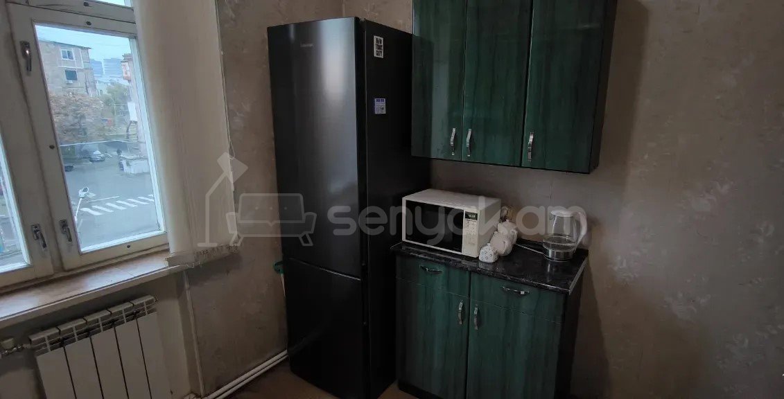 2 Սենյականոց Բնակարան Քարե Շենքում, 61քմ, 4/5 հարկ, Կապիտալ Վերանորոգված