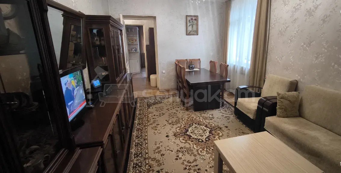 2 Սենյականոց Բնակարան Քարե Շենքում, 61քմ, 4/5 հարկ, Կապիտալ Վերանորոգված