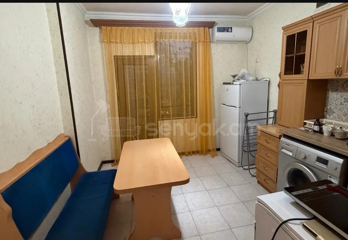 1 Սենյականոց Բնակարան Քարե Շենքում, 40քմ, 3/5 հարկ, Կապիտալ Վերանորոգված, Կահավորված