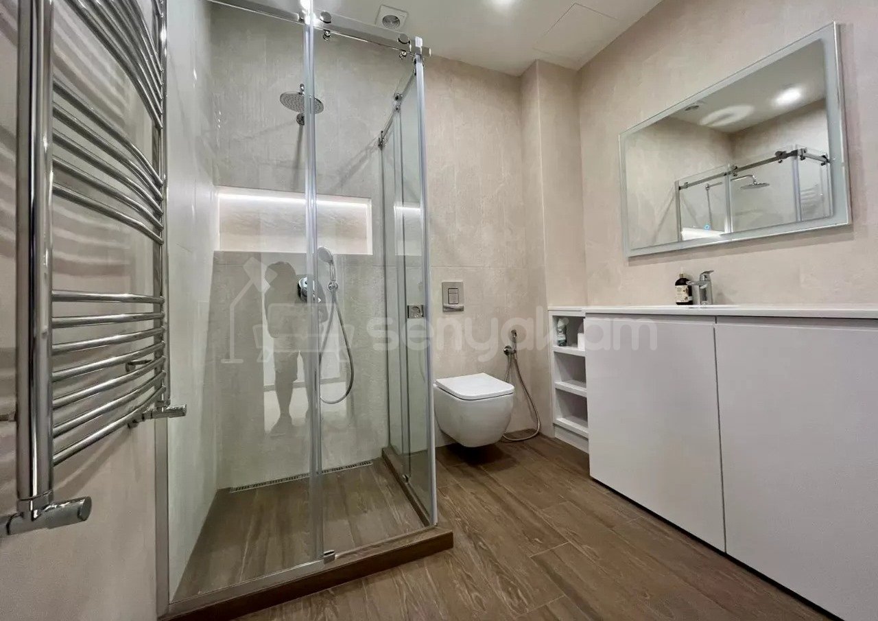 3 Սենյականոց Բնակարան Քարե Շենքում, 90քմ, 5/5 հարկ, Կապիտալ Վերանորոգված, Կահավորված, Արևկող