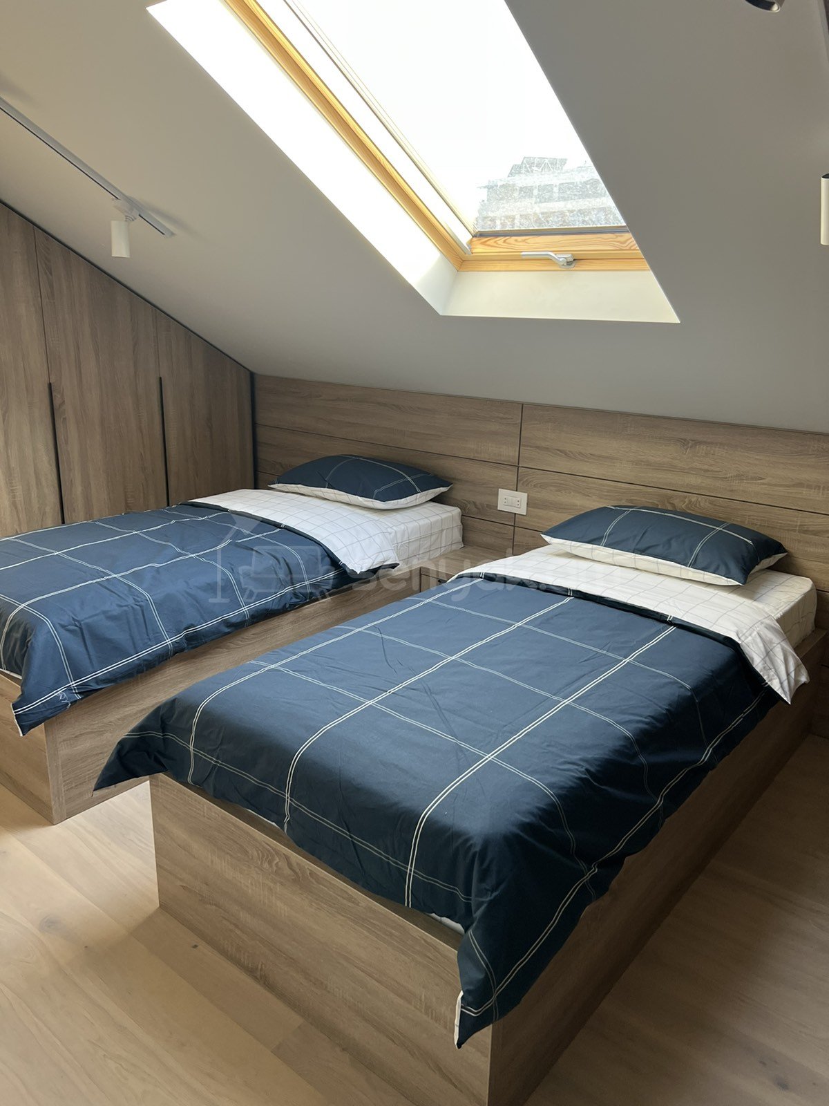 3 Սենյականոց Բնակարան Քարե Շենքում, 90քմ, 5/5 հարկ, Կապիտալ Վերանորոգված, Կահավորված, Արևկող