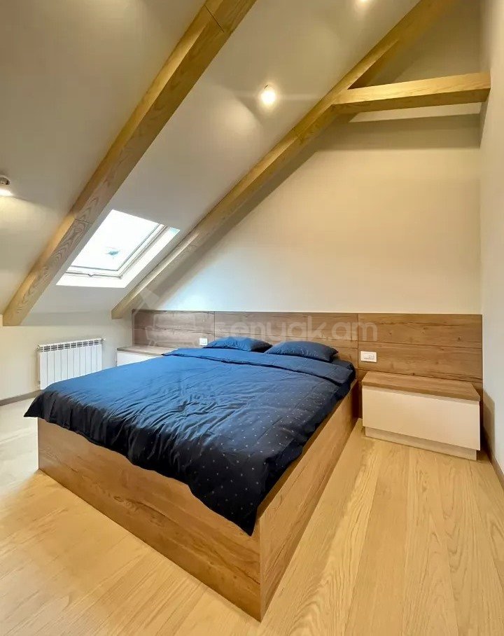 3 Սենյականոց Բնակարան Քարե Շենքում, 90քմ, 5/5 հարկ, Կապիտալ Վերանորոգված, Կահավորված, Արևկող