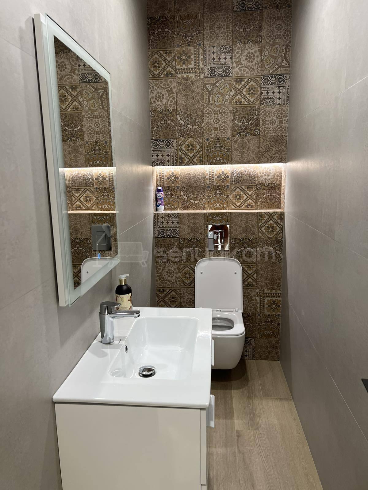 3 Սենյականոց Բնակարան Քարե Շենքում, 90քմ, 5/5 հարկ, Կապիտալ Վերանորոգված, Կահավորված, Արևկող