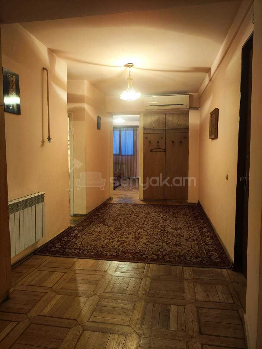 3 Սենյականոց Բնակարան Քարե Շենքում, 150քմ, 6/7 հարկ, Նորմալ Վիճակում, Կահավորված