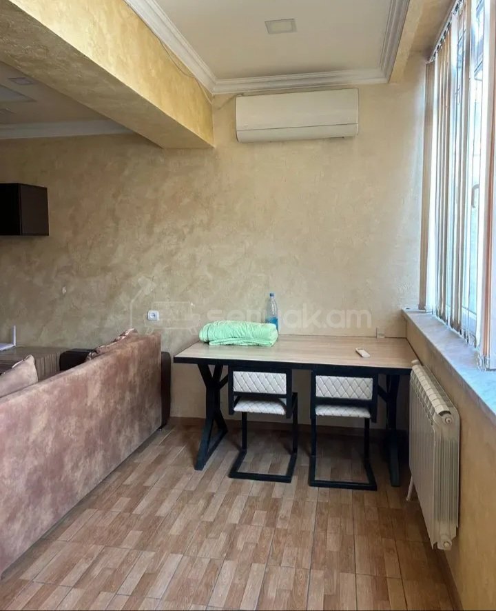 1 Սենյականոց Բնակարան Քարե Շենքում, 50քմ, 2/5 հարկ, Կապիտալ Վերանորոգված, Կահավորված, Արևկող