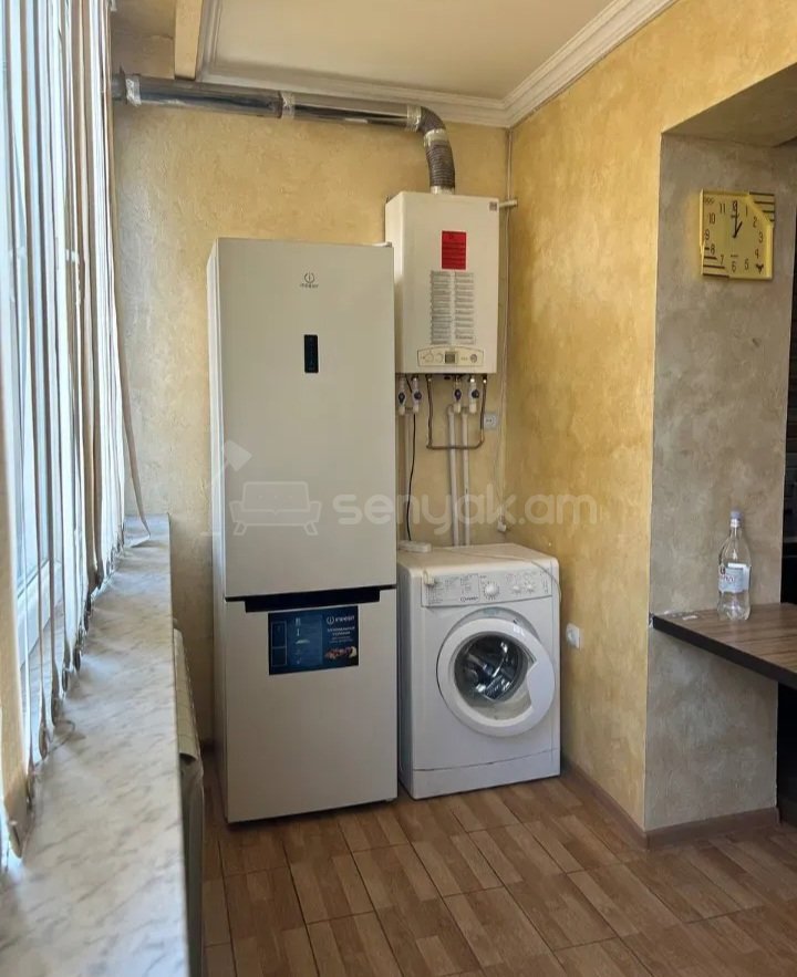 1 Սենյականոց Բնակարան Քարե Շենքում, 50քմ, 2/5 հարկ, Կապիտալ Վերանորոգված, Կահավորված, Արևկող