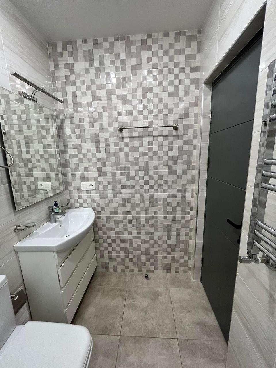 2 Սենյականոց Բնակարան Քարե Շենքում, 73քմ, 2/5 հարկ, Կապիտալ Վերանորոգված